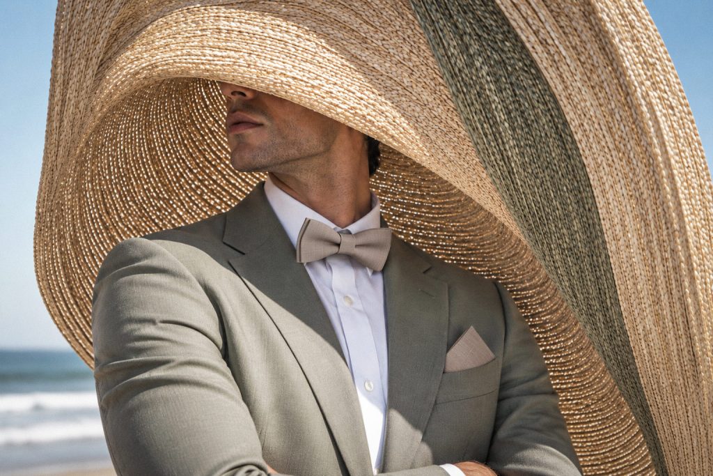 Home sommerhochzeit salbei anzug beige fliege braeutigam